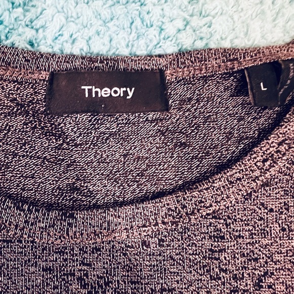 🔥Theory Gray T-Shirt🔥 - Picture 4 of 6